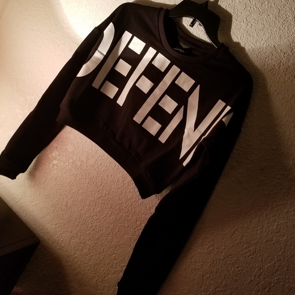 DEFEND Hang Low Crew Neck - Picture 1 of 2